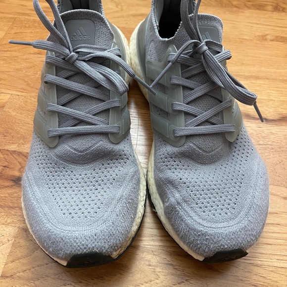 Adidas Ultraboost - Picture 1 of 5